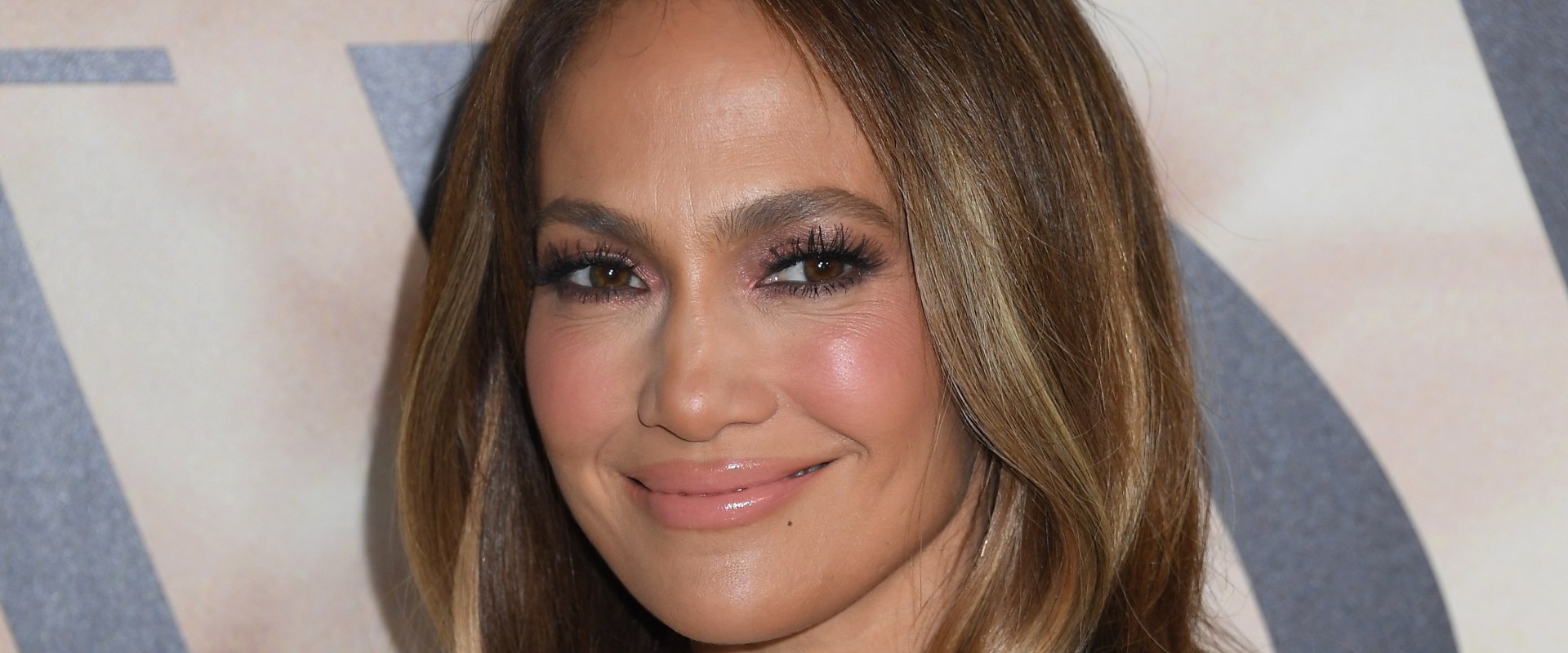 Unlock Your Natural Beauty with Eyelash Extensions Just Like Jennifer Lopez