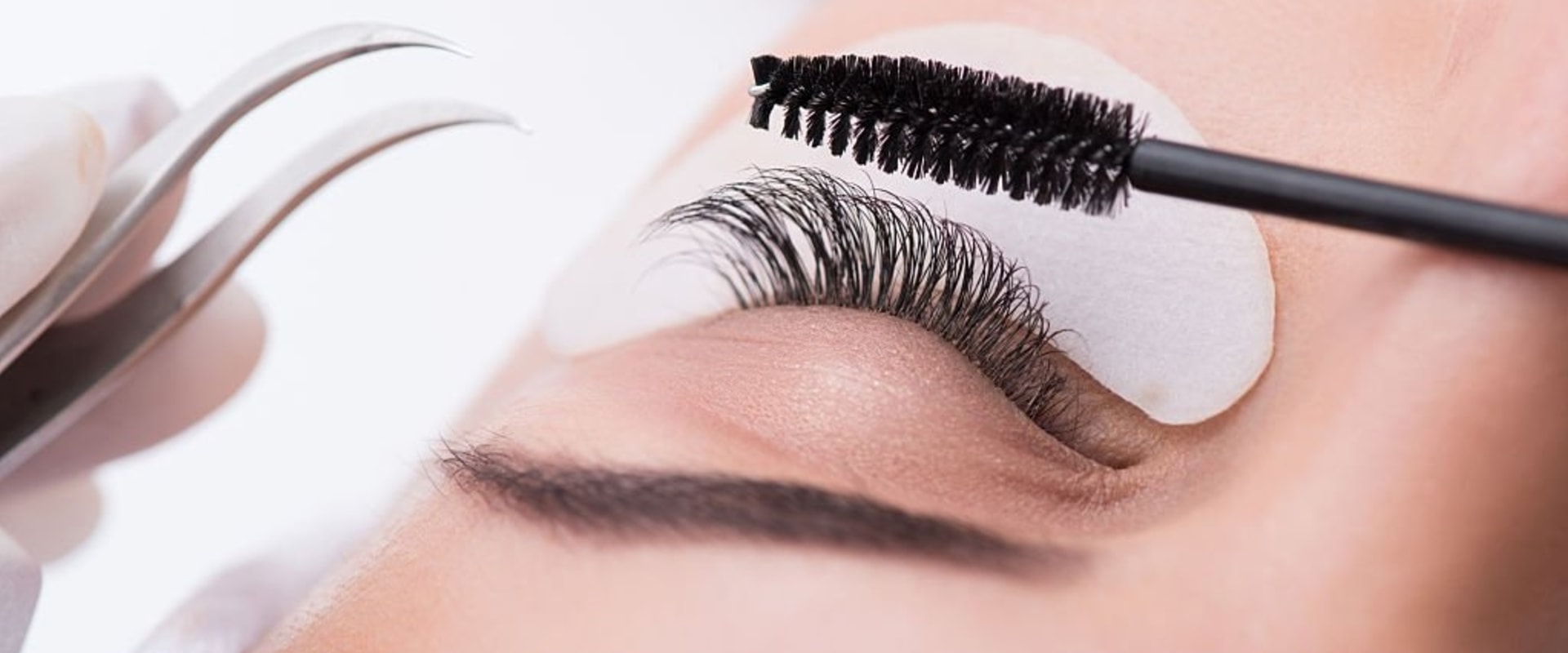 How Long Does It Take to See Growth in Eyelashes?