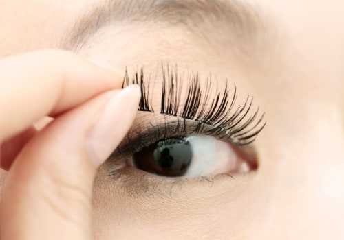 The Best Eyelash Glue for a Flawless Makeup Finish