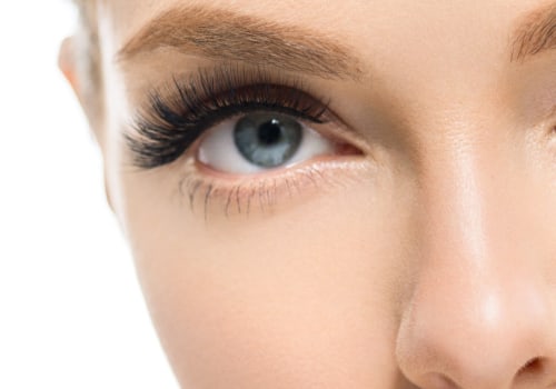The Difference Between Classic and Volume Eyelash Extensions
